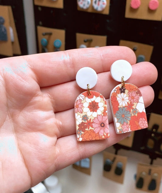 Retro Floral Pattern Arch Earrings