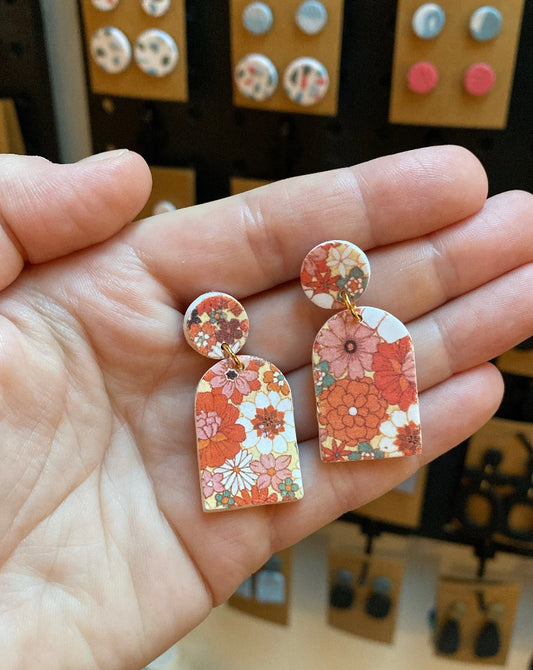 Retro Floral Pattern Arch Earrings