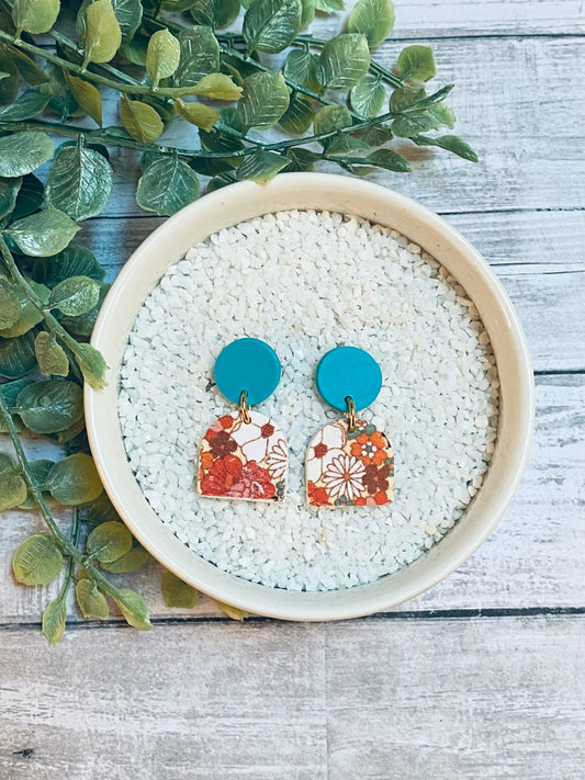 Retro Floral Pattern Arch Earrings